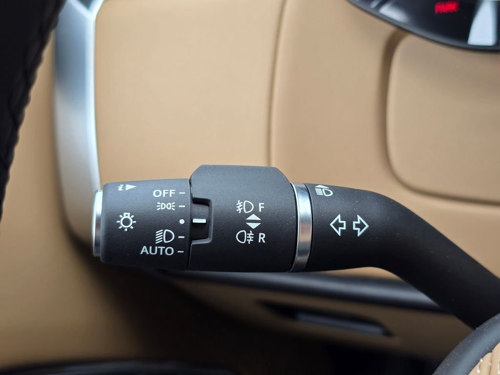 New 2026 Carpathian Grey LAND ROVER SE 7 Seats image 27