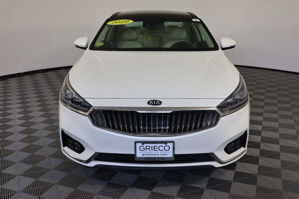Used 2019 White Kia Technology image 3