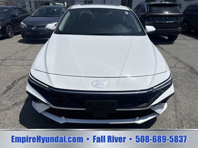 Used 2024 White Hyundai SEL image 9
