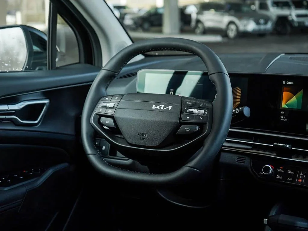 New 2026 Panthera Metal Kia EX AWD image 16