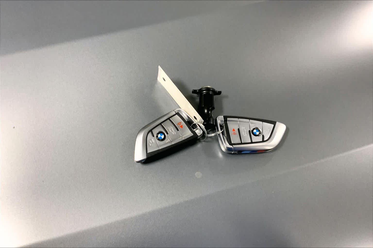 Used 2023 Frozen Pure Grey Metallic BMW Competition image 14