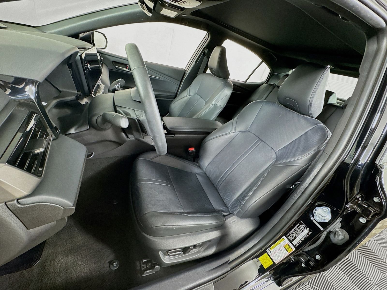 2025 Toyota Camry XSE - Photo 12