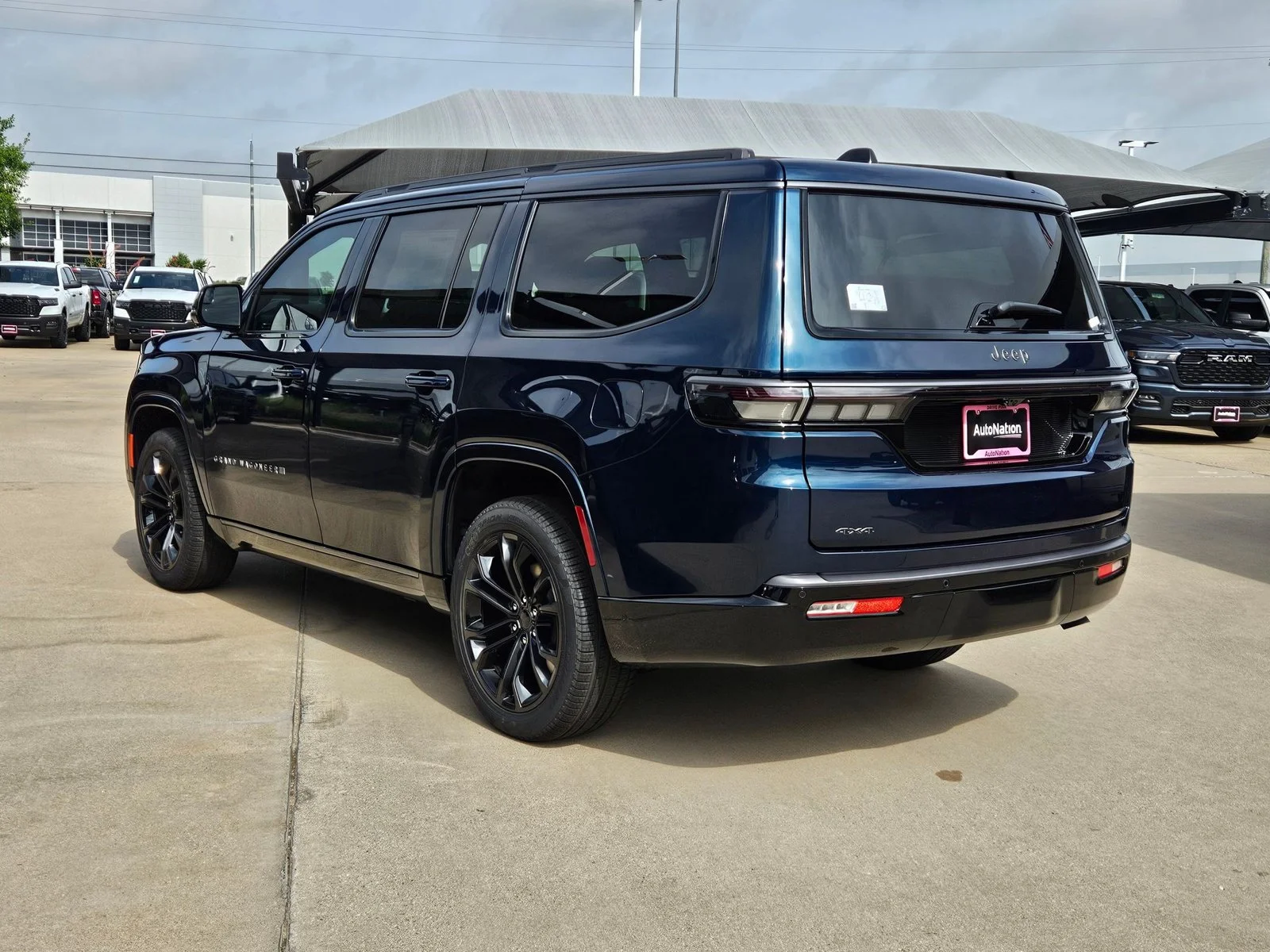 New 2026 Fathom Blue Pearlcoat Jeep Summit Obsidian image 8