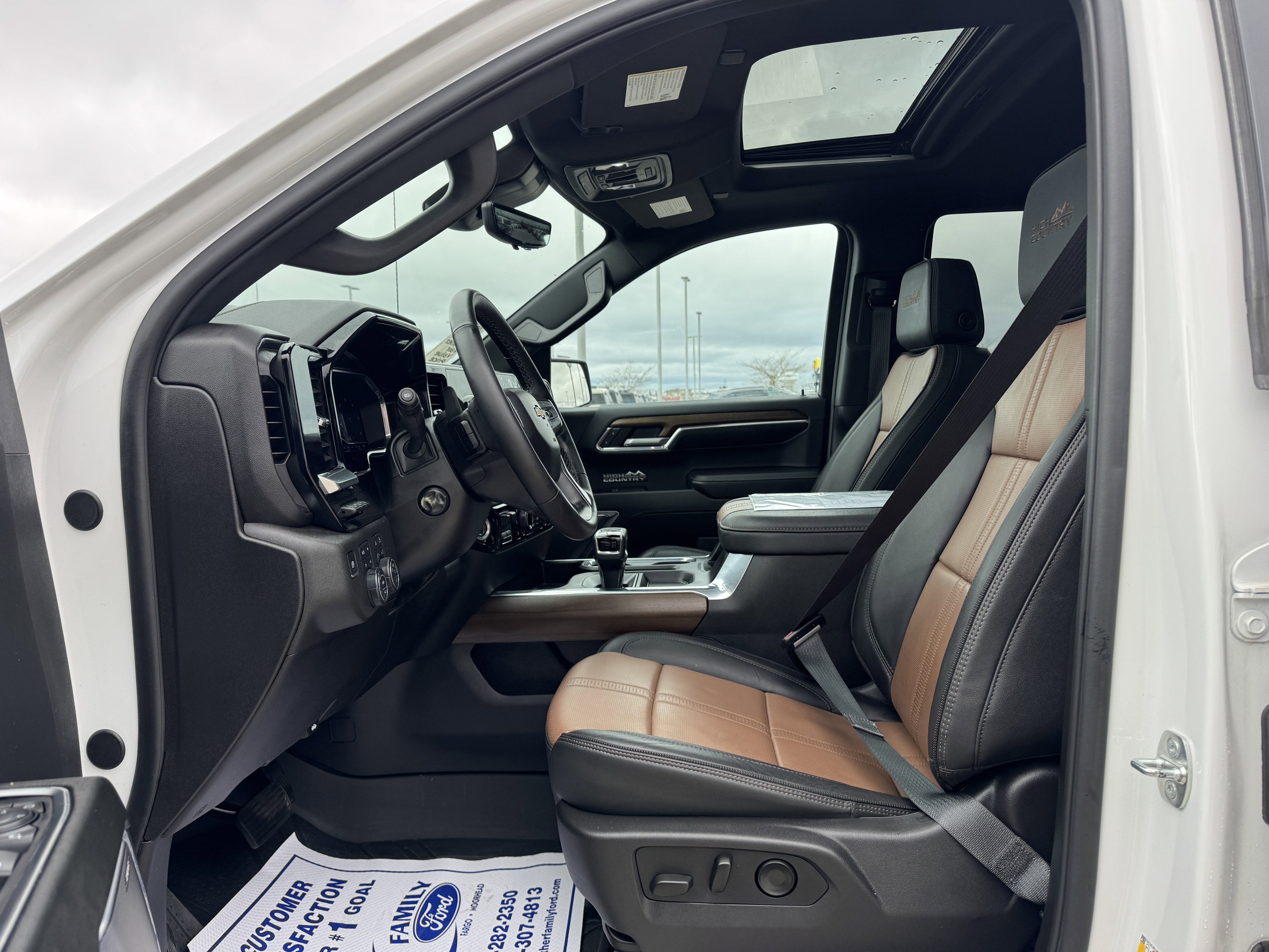 Used 2024 Iridescent Pearl Tricoat Chevrolet High Country image 20