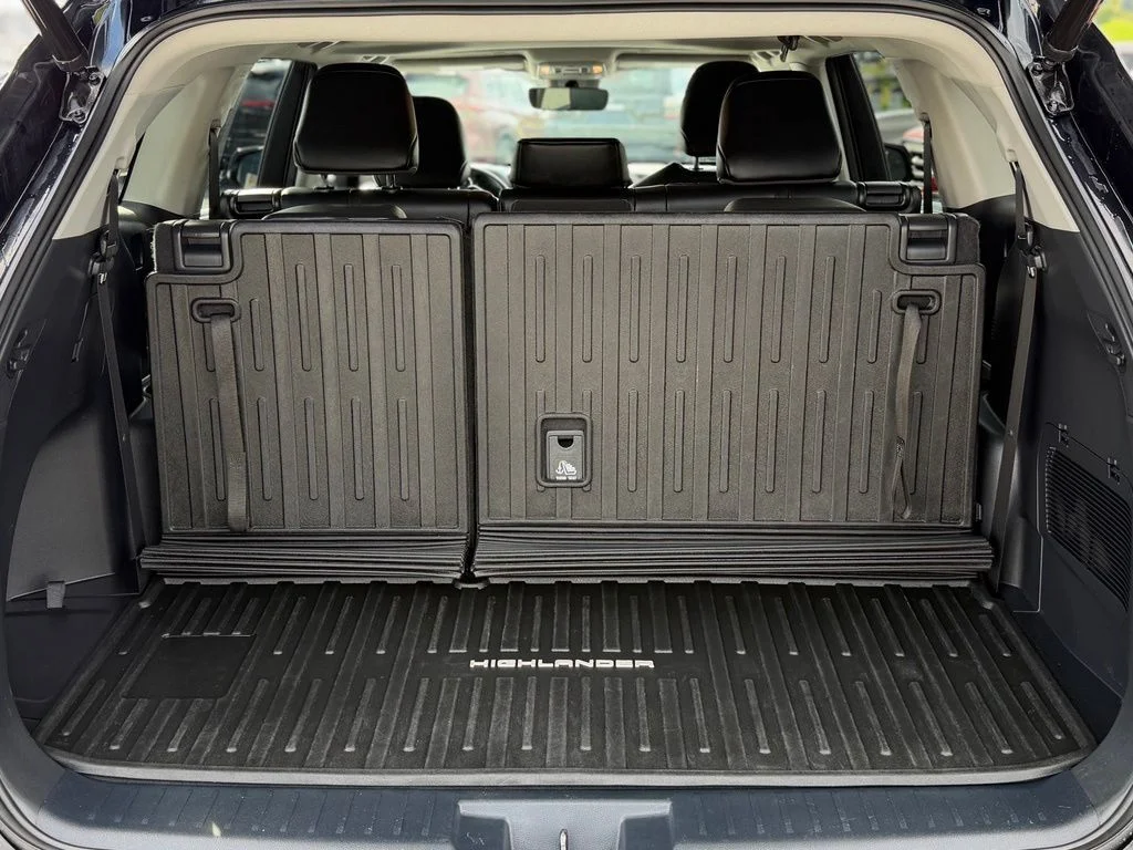 Used 2023 Black Toyota XLE image 5