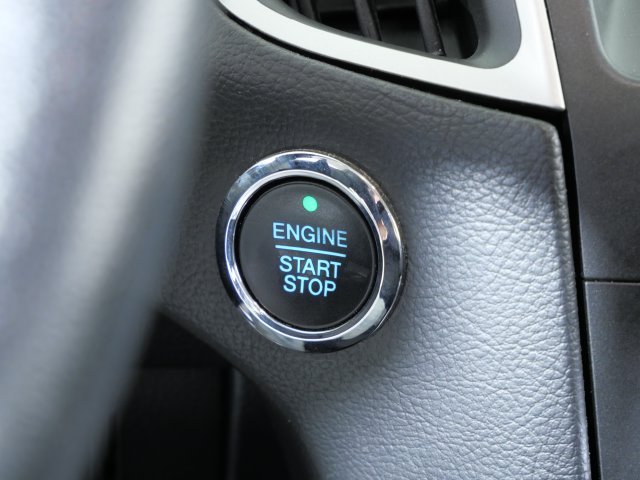 Used 2016 Gray Ford SEL image 24