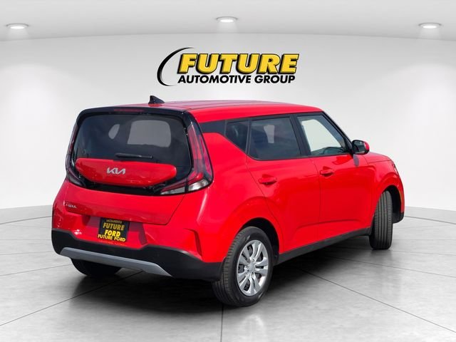 Used 2024 Red Kia LX image 4