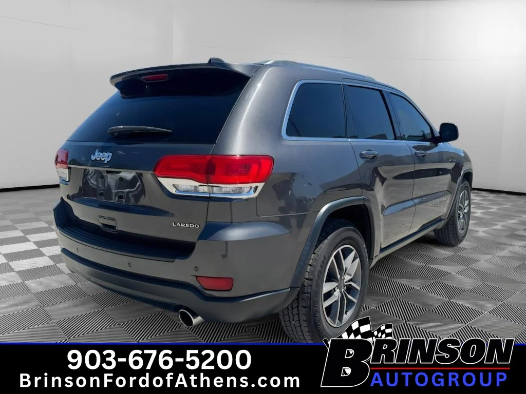 Used 2019 Granite Crystal Clearcoat Metallic Jeep Laredo E image 5