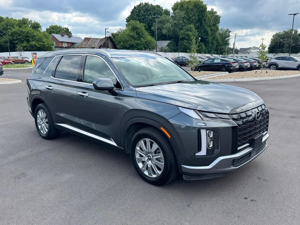 Used 2024 Gray Hyundai SEL image 2