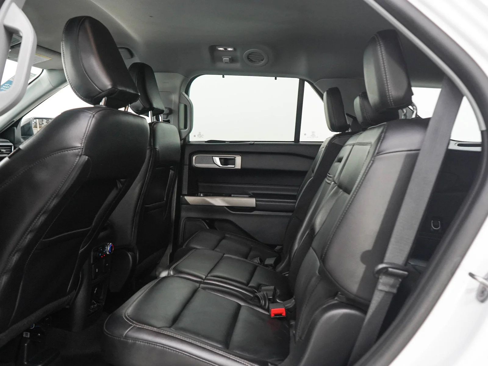 Used 2023 Oxford White Ford Limited image 15