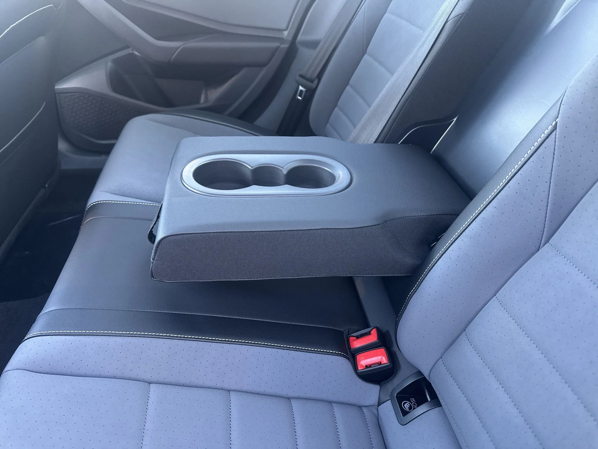 New 2026 Platinum Gray Metallic Volkswagen SE image 31