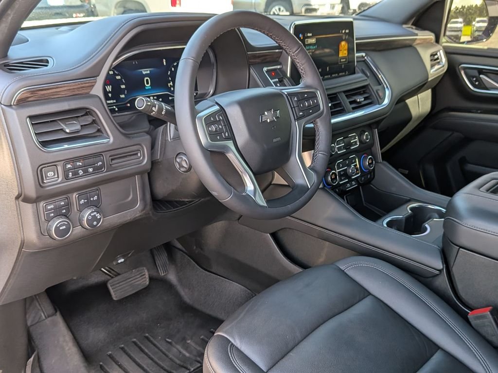Used 2022 White Chevrolet Z71 image 32