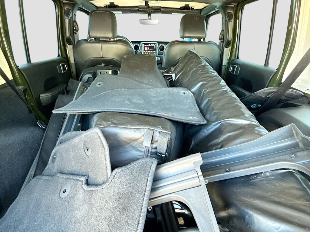 Used 2021 Sarge Green Clearcoat Jeep Unlimited Sahara image 24