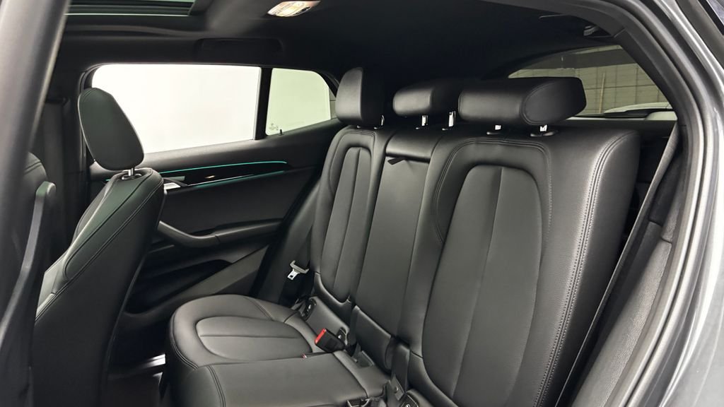 Used 2019 Gray BMW xDrive28i image 31