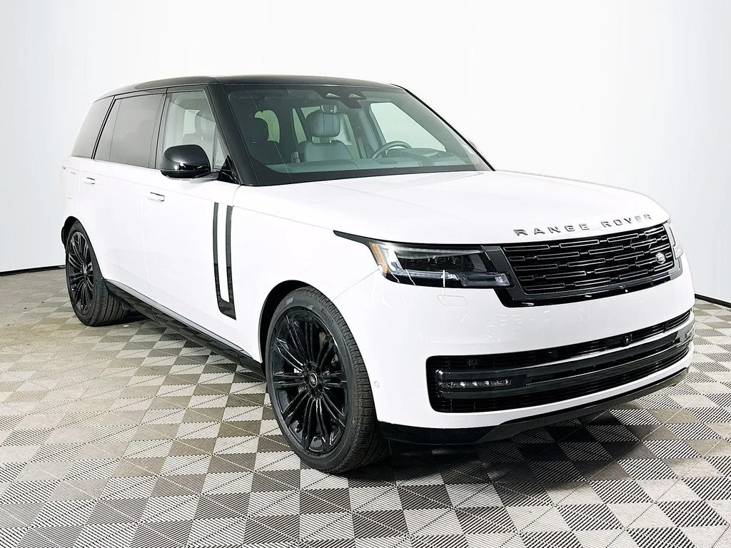 Certified Used 2025 Fuji White Land Rover SE image 3