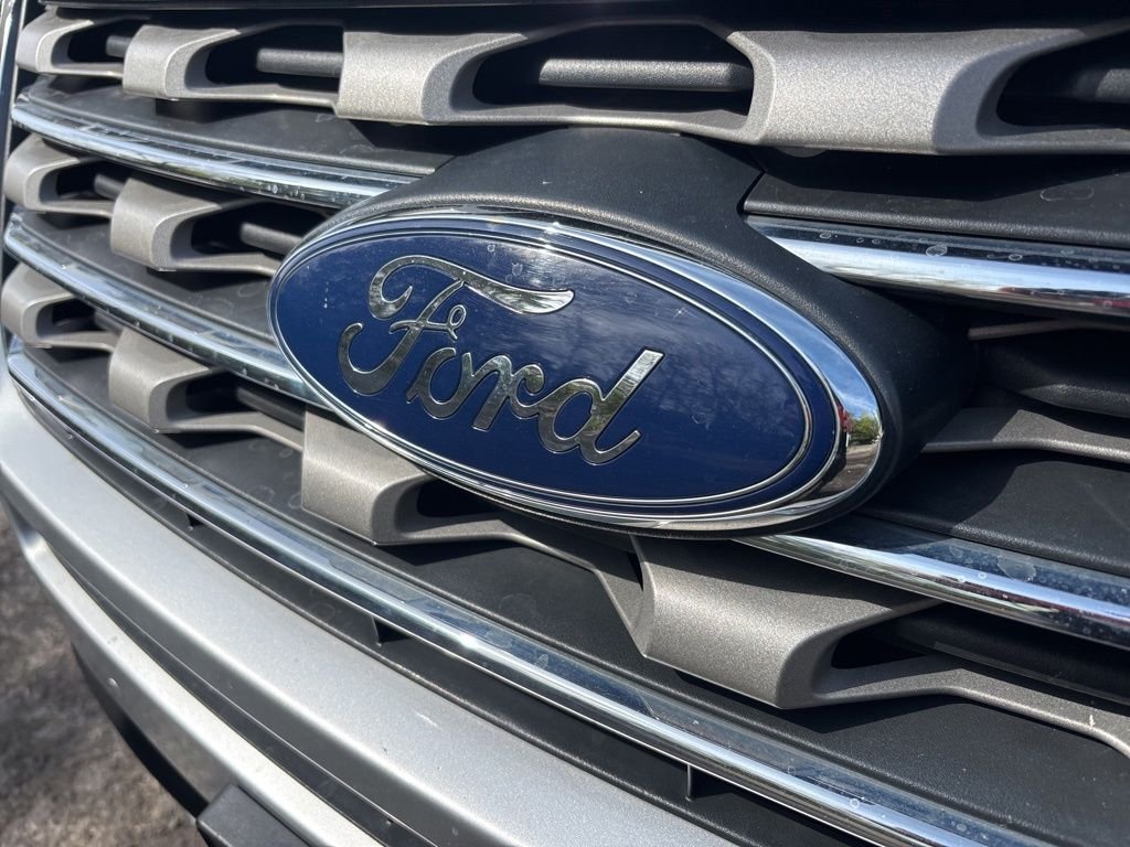 Used 2017 Silver Ford XLT image 9