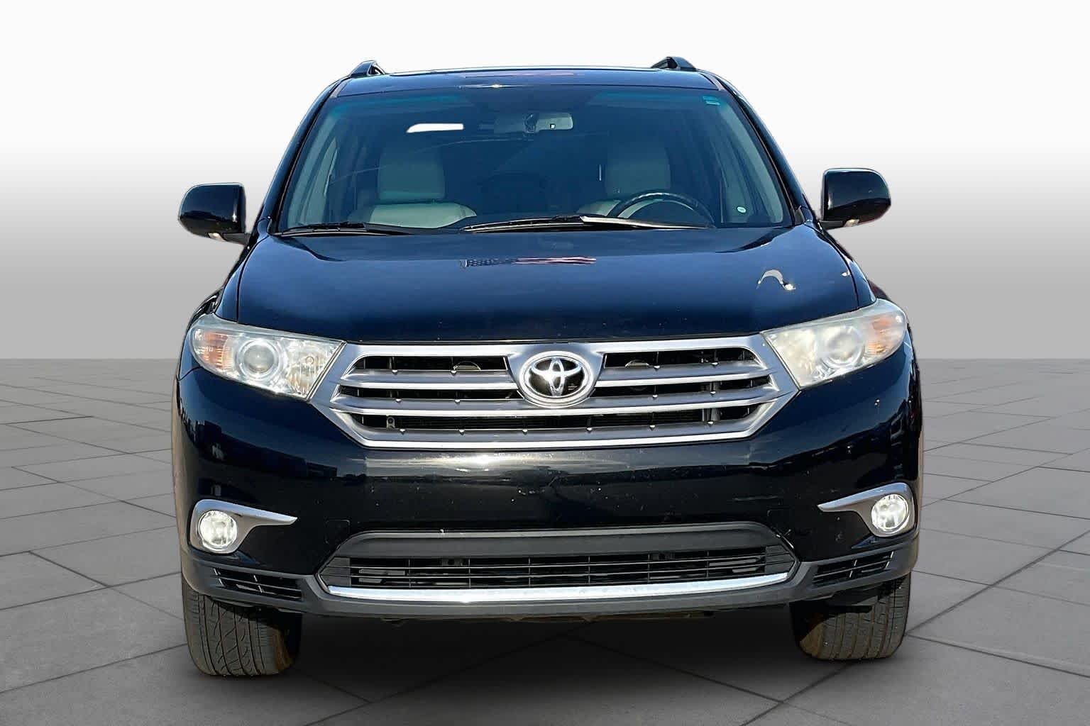Used 2012 Black Toyota Limited image 3