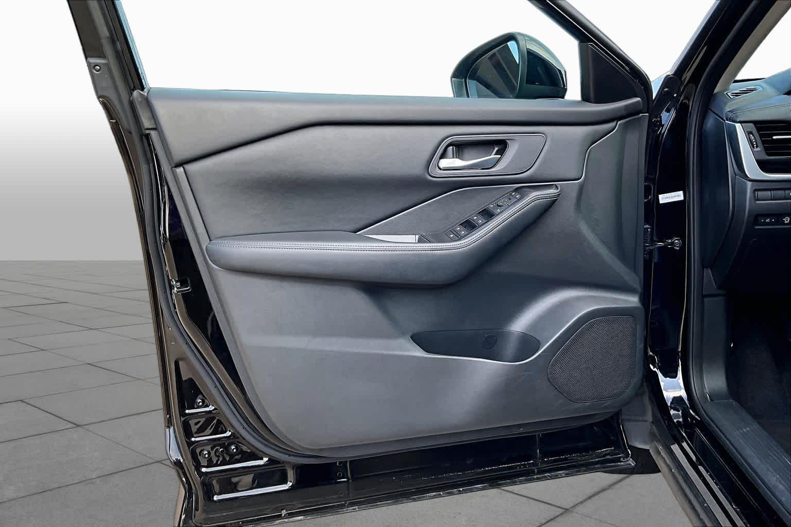Used 2025 Super Black Nissan SV image 23