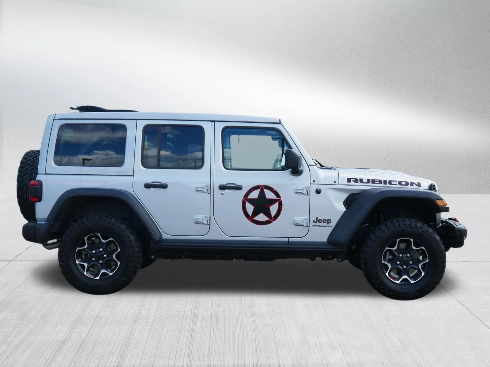 Used 2023 Silver Zynith Clearcoat Jeep Rubicon image 8