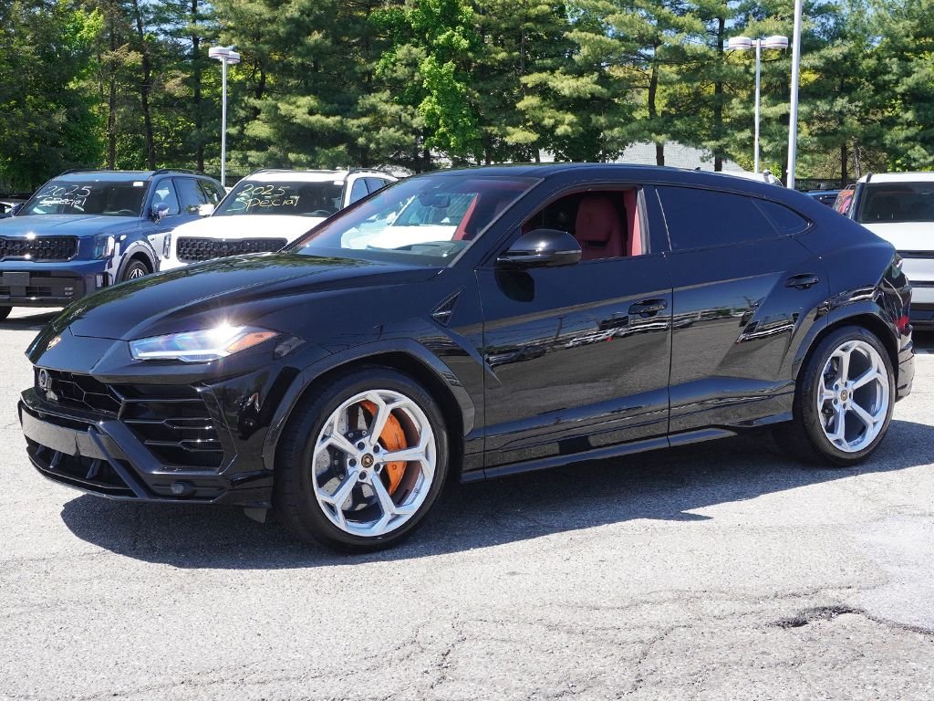 Used 2022 Black Lamborghini Base image 12