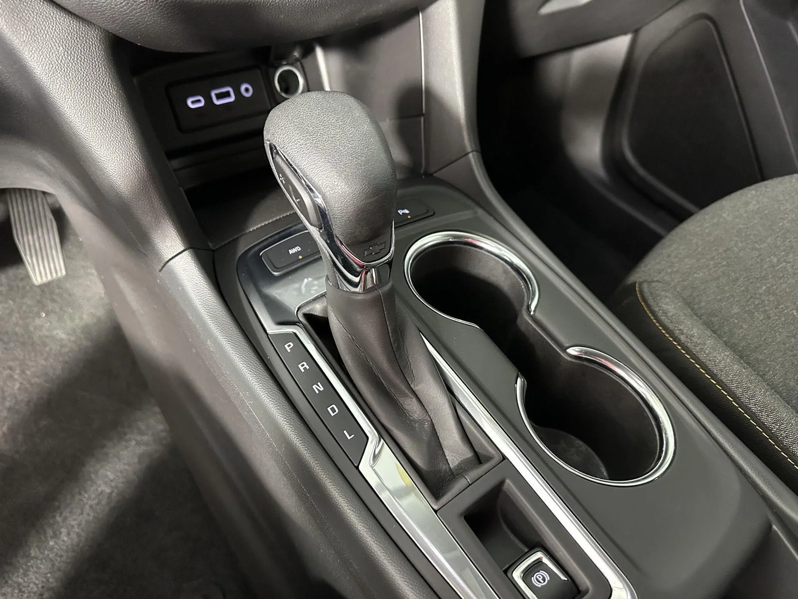 Used 2024 Lakeshore Blue Metallic Chevrolet LT image 15