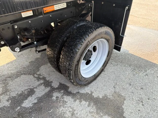 New 2026 Oxford White Ford F-550® XL image 40