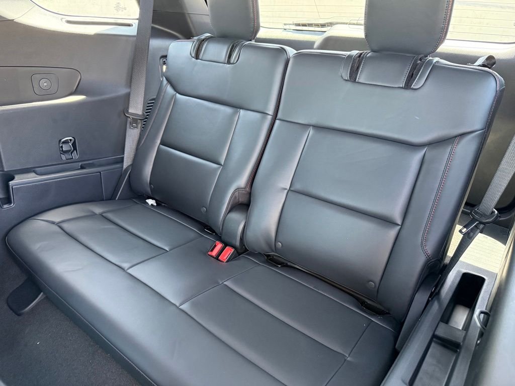New 2026 Carbonized Gray Metallic Ford ST-Line image 8