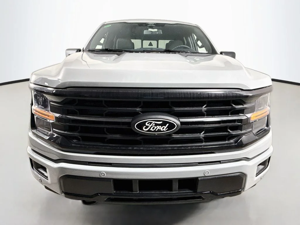New 2026 Avalanche Ford XLT image 2