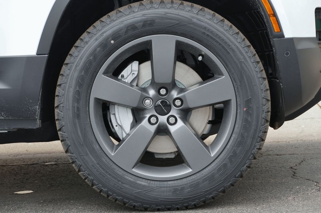Used 2026 White Land Rover S image 8