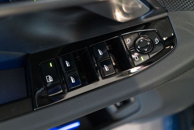 New 2026 Carbon Black Metallic BMW Base image 24