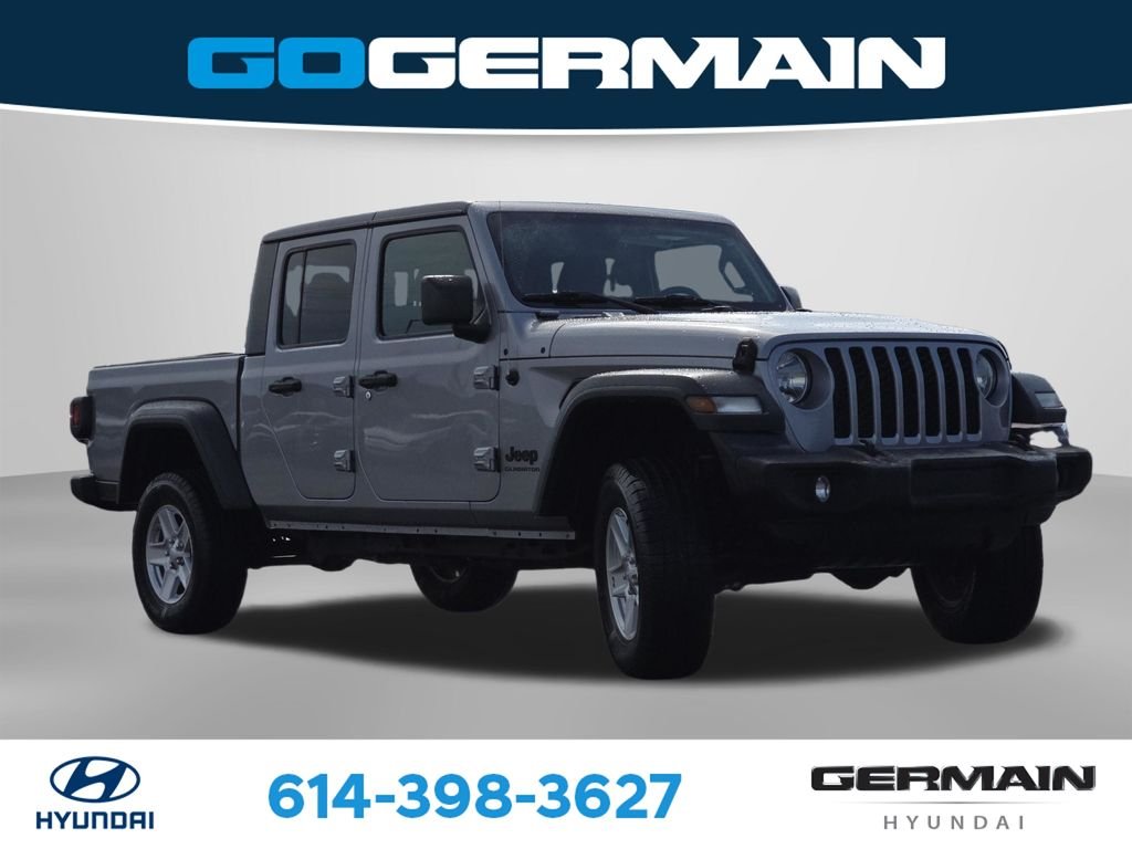 Used 2020 Silver Jeep Sport image 4