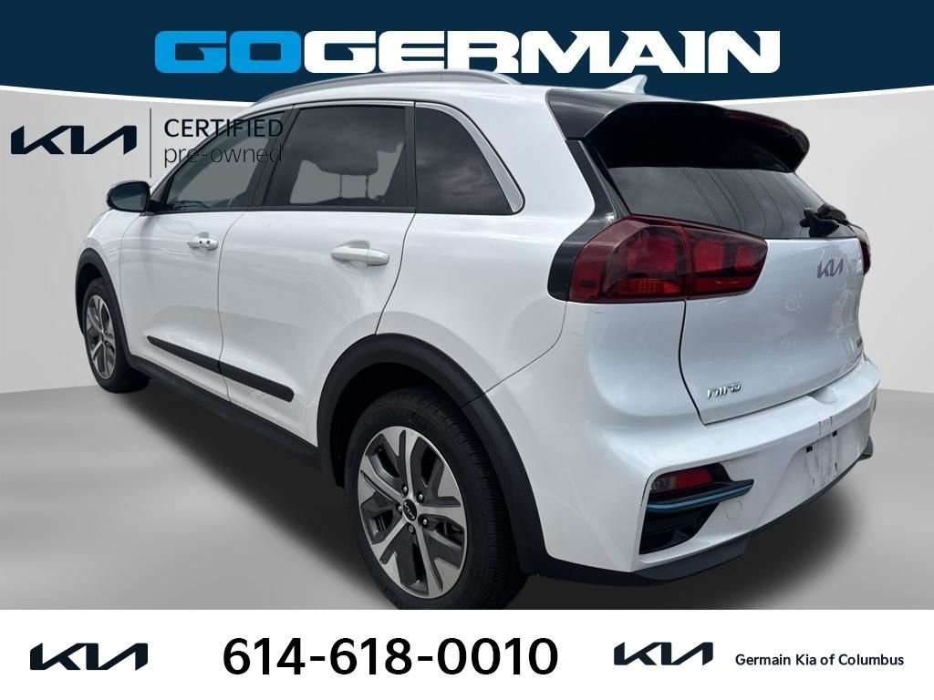 Used 2022 White Kia S image 3