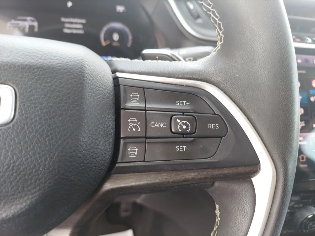Used 2023 Gray Jeep Limited image 13