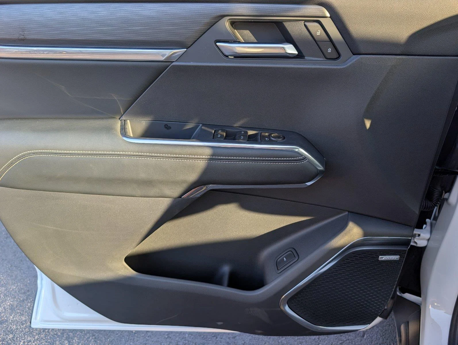 New 2027 Summit White GMC Elevation image 18