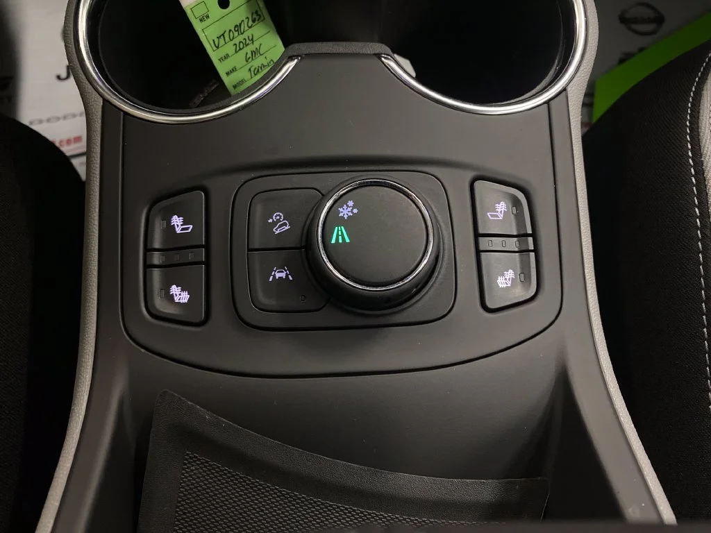 Used 2024 Silver GMC SLE image 22