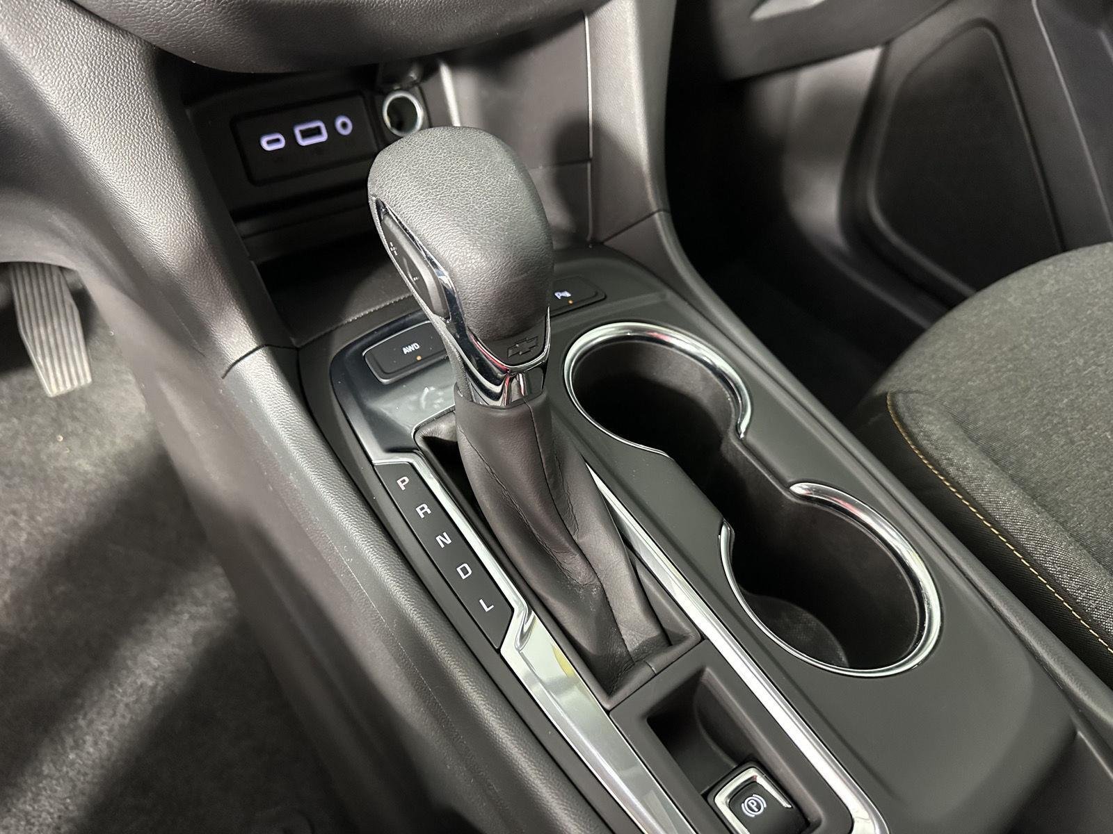 Used 2024 Lakeshore Blue Metallic Chevrolet LT image 35