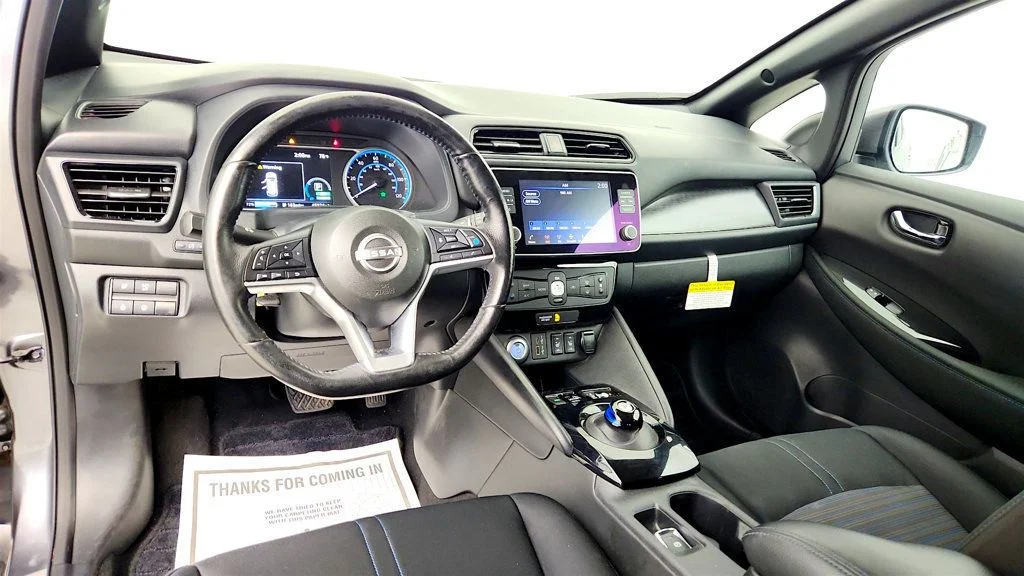 Used 2023 Gun Metallic Nissan SV PLUS Hatchback image 13