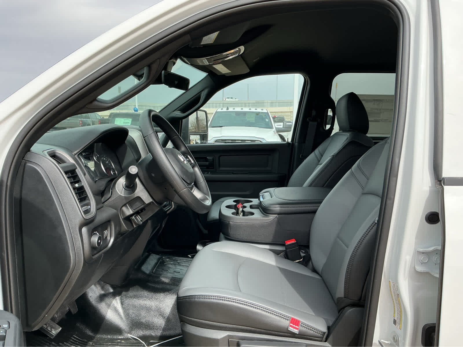 New 2026 Bright White Clear-Coat Exterior Paint RAM Tradesman image 12