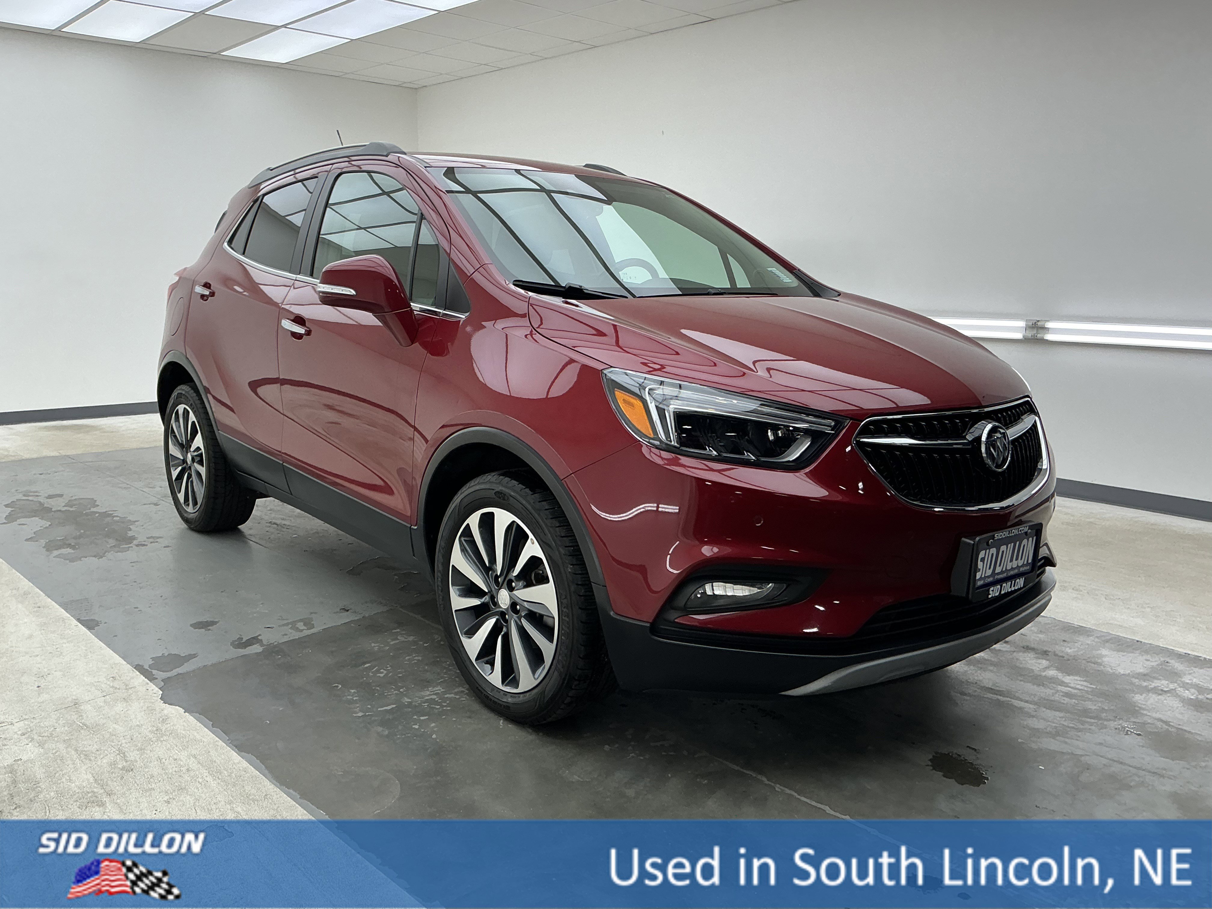 Used 2019 Winterberry Red Metallic Buick Essence image 3