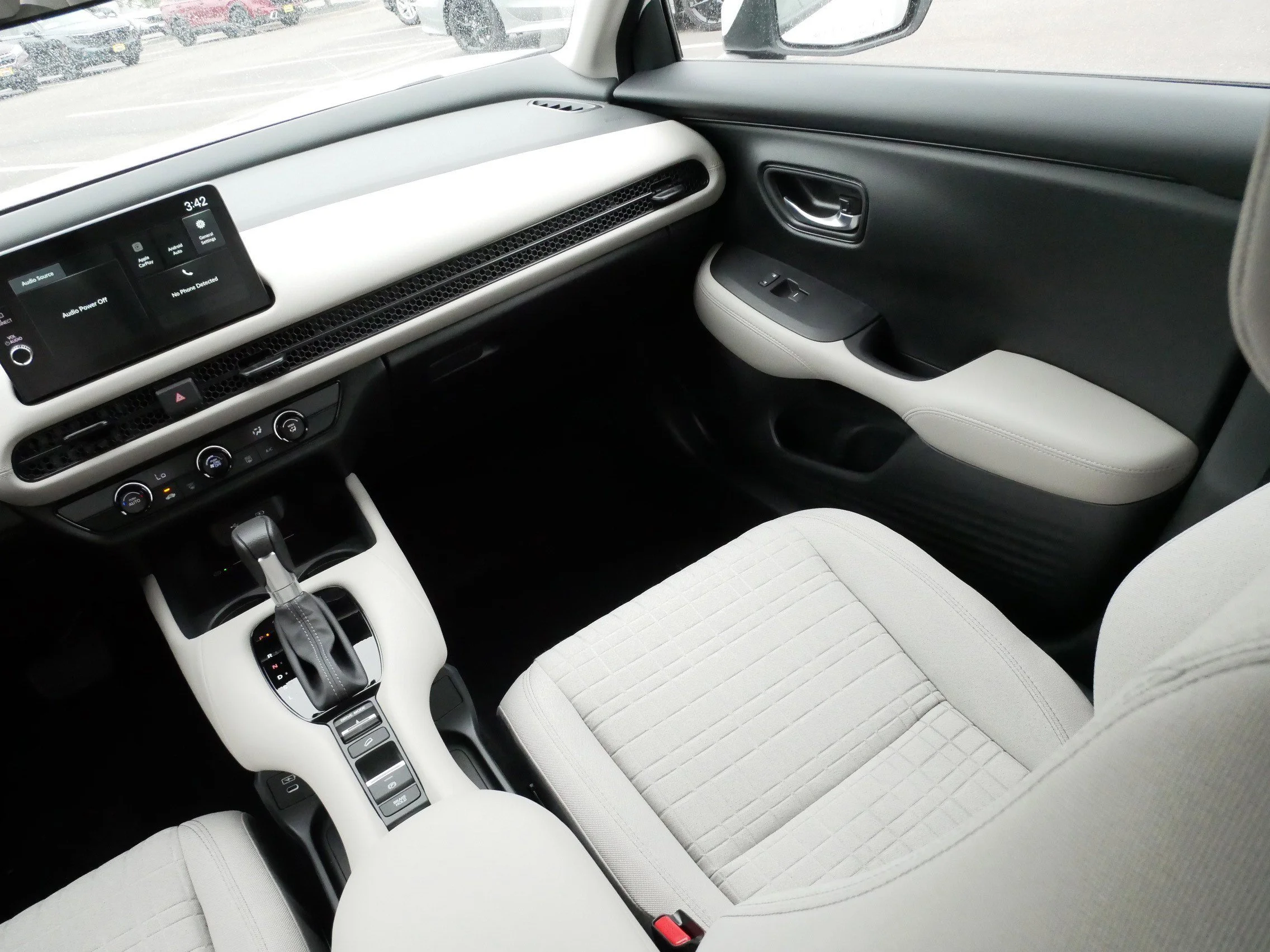 2026 Honda HR-V LX - Photo 11