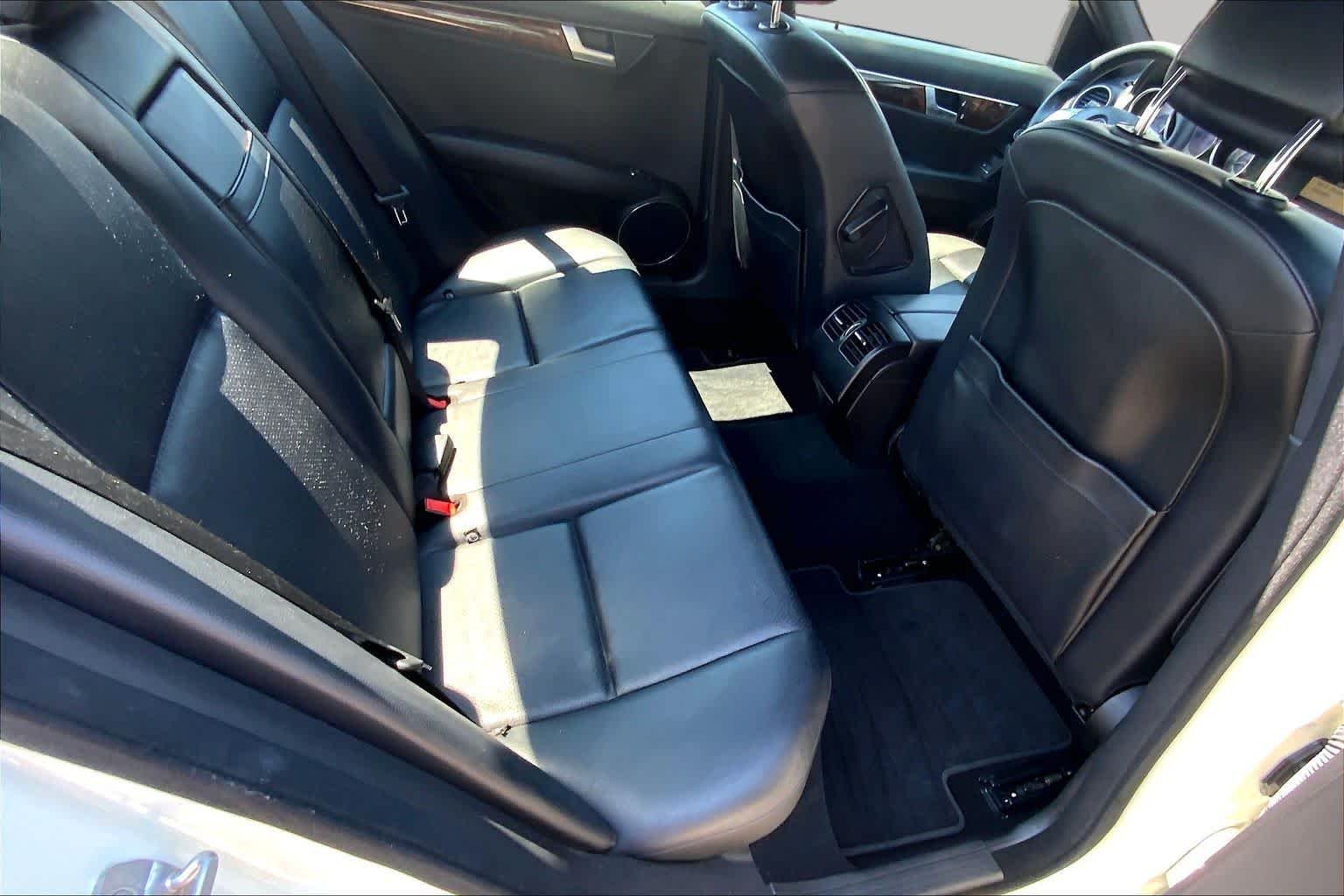 Used 2012 Arctic White Mercedes-Benz C 250 Luxury image 18