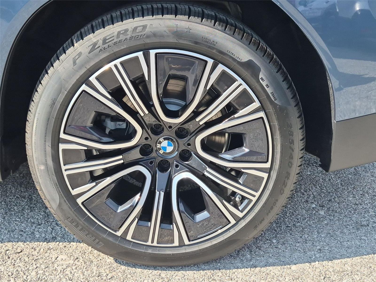 New 2026 Arctic Race Blue metallic BMW 30 xDrive image 11