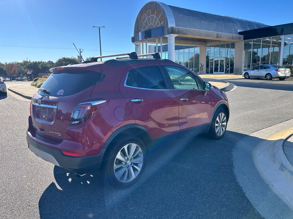 Used 2018 Red Buick Preferred image 3