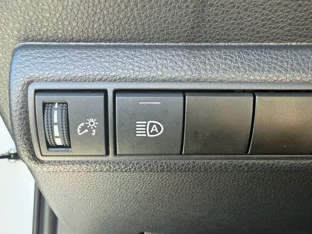 Used 2025 White Toyota LE image 22