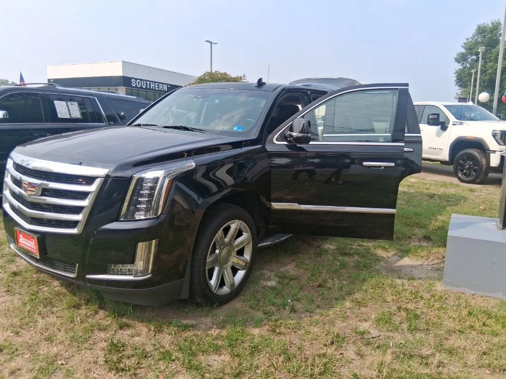 Used 2017 Black Cadillac Luxury image 21