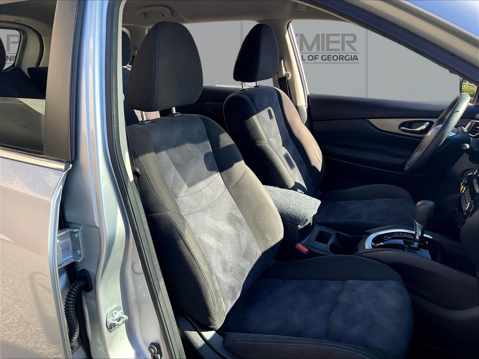 Used 2015 Silver Nissan S image 30