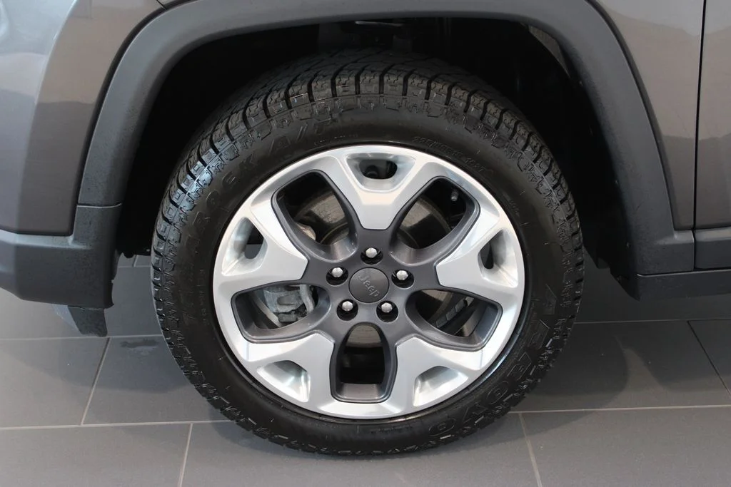 Used 2022 Gray Jeep Limited image 29