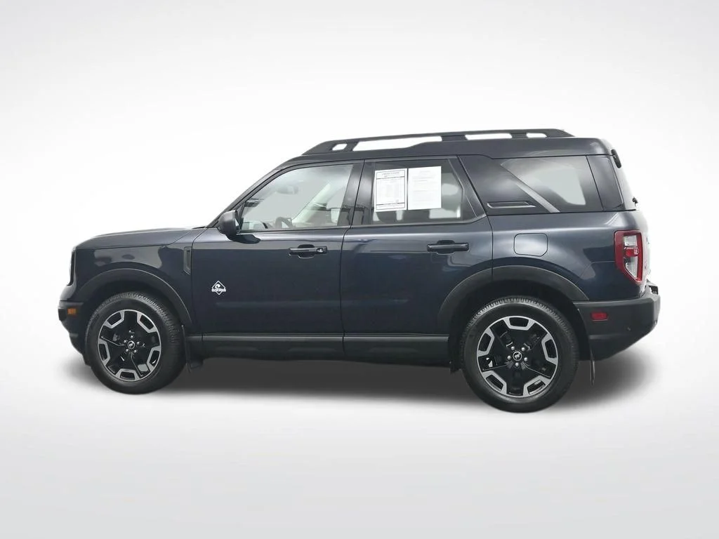 Used 2022 Blue Metallic Ford Outer Banks image 10