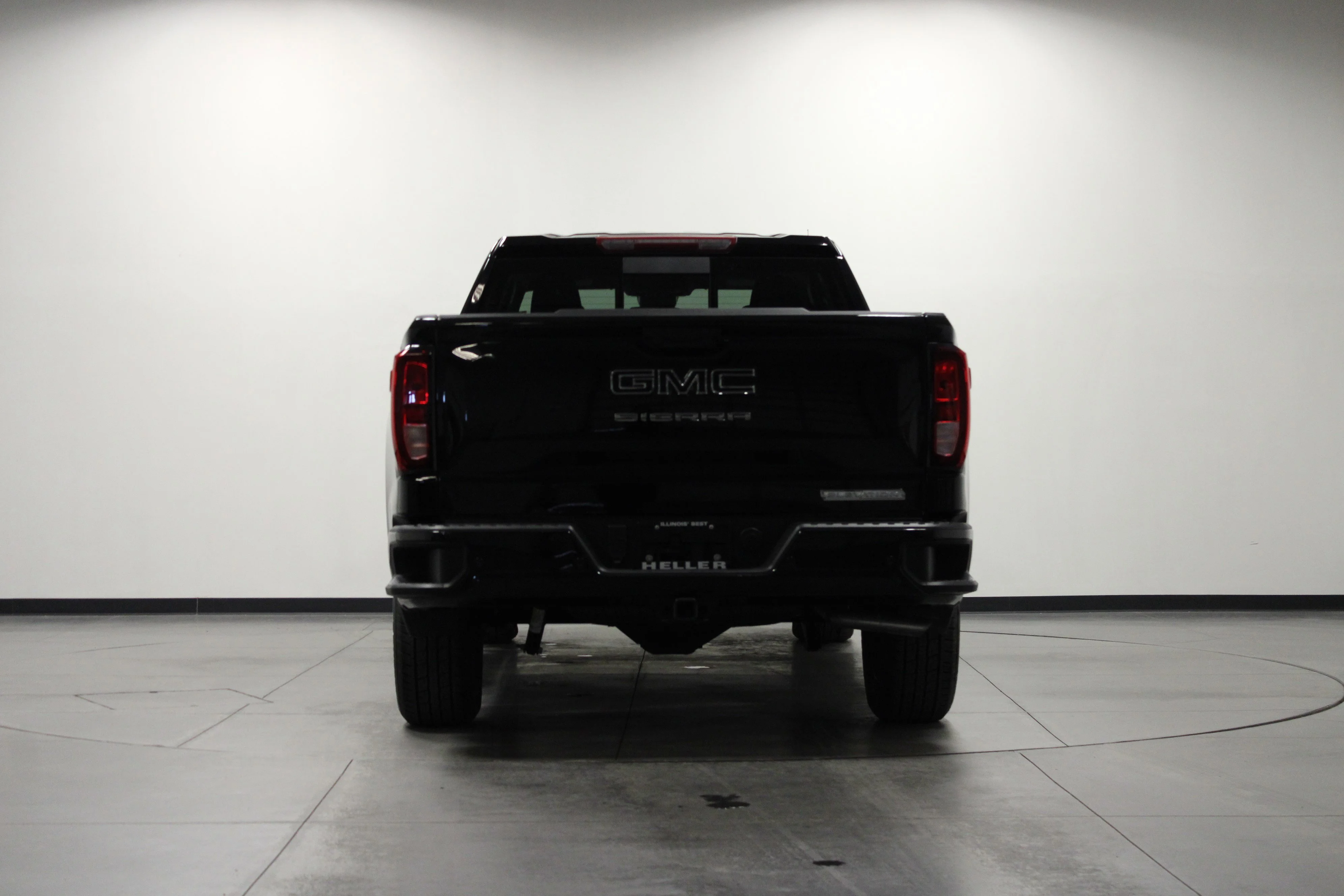 New 2025 Onyx Black GMC Elevation image 5