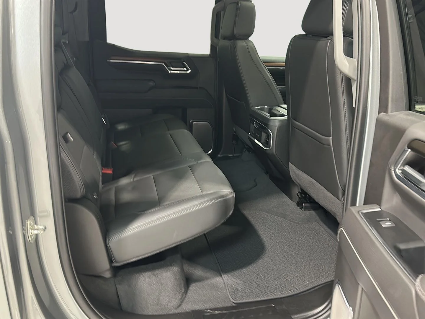 Used 2024 Sterling Metallic GMC Denali image 25